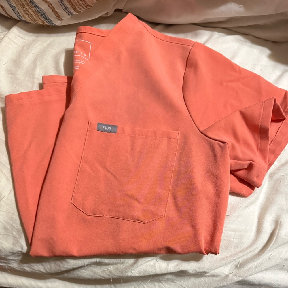 Figs Women's Coral-Peach Scrub Top with Pocket
